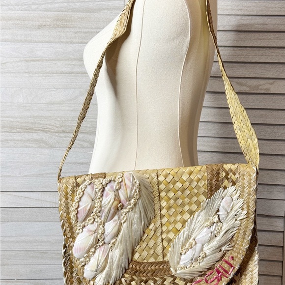 Vintage Woven Straw Shoulder Bag Feather Accents Excellent Condition Coastal main image 2